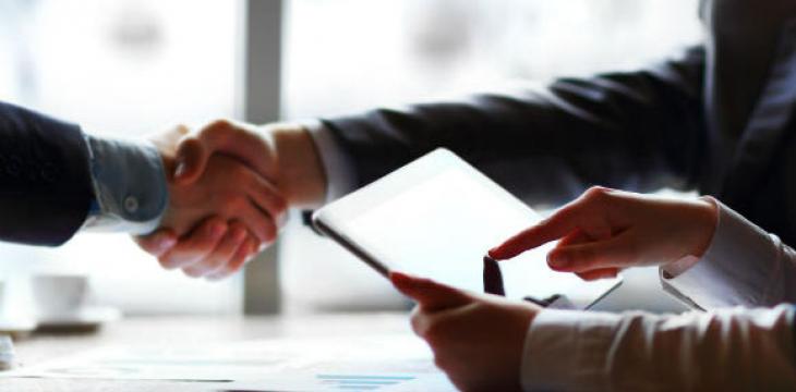 É possível transferir o financiamento imobiliário para outra pessoa?